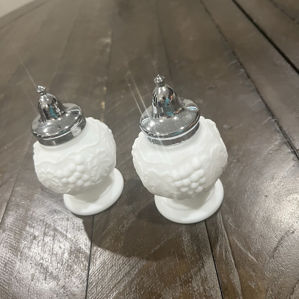 Imperial Milk Glass Satin‎ Opaque White Vtg GRAPE Salt And Pepper Shaker